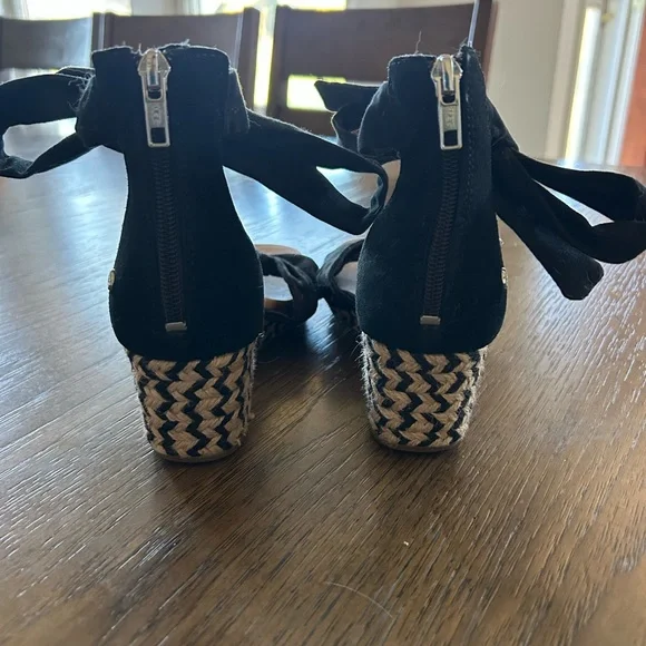 UGG Black Knotted Bow Wedges - Picture 4 of 6